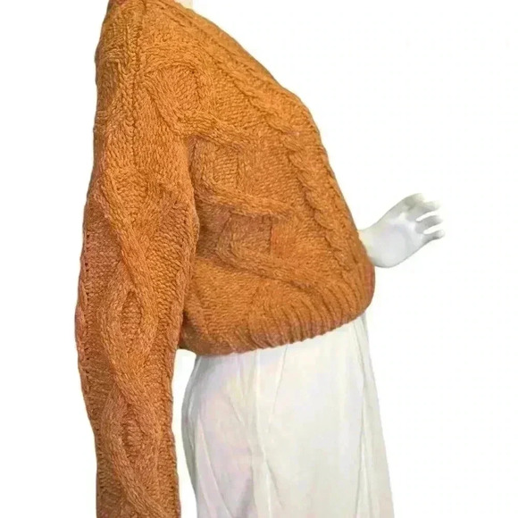 Altar D State Recycled Cotton Cable Crew Sweater. - Picture 8 of 11